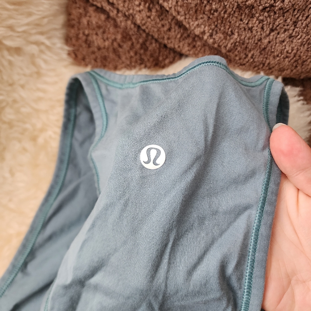 Lululemon Tank 🌿 - Picture 3 of 3